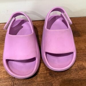 Used Dicks Sporting Goods Size 8 Purple Slide Sandals